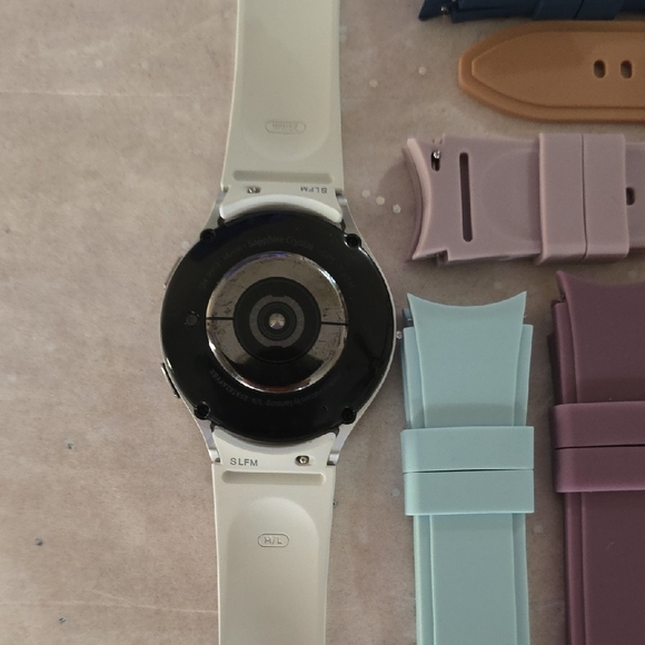 Samsung Galaxy Watch 5 - Picture 2 of 3